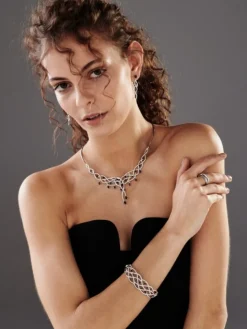 Bransoletka z białego złota z brylantami i szafirami - próba 585