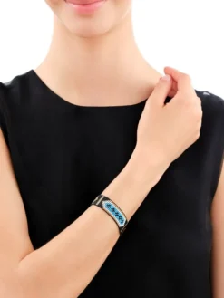 Bransoletka z elementami z żółtego złota i koralikami