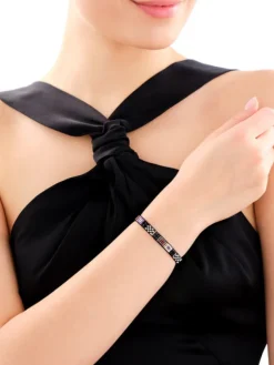 Bransoletka z elementami z żółtego złota i koralikami