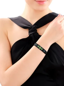 Bransoletka z elementami z żółtego złota i koralikami