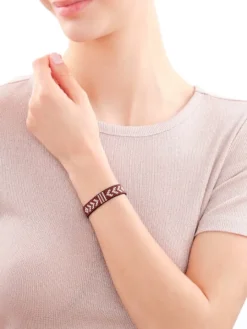 Bransoletka z elementami z żółtego złota i koralikami