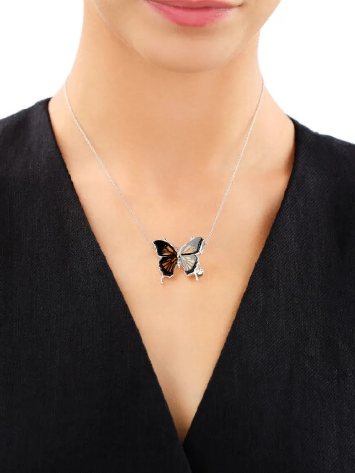 Broszka - zawieszka srebrna z bursztynem - motyl