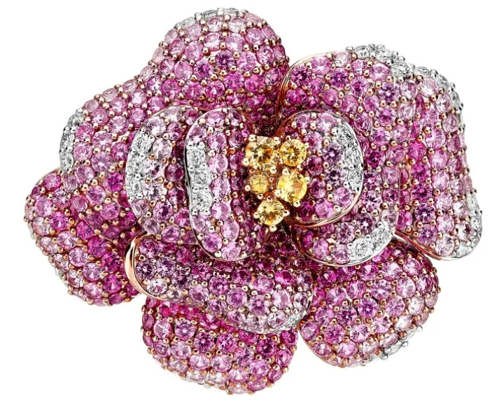 Broszka-zawieszka z białego, różowego i żółtego złota z brylantami i szafirami kolorowymi - kwiat - próba 750