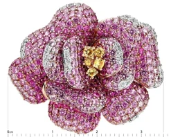 Broszka-zawieszka z białego, różowego i żółtego złota z brylantami i szafirami kolorowymi - kwiat - próba 750