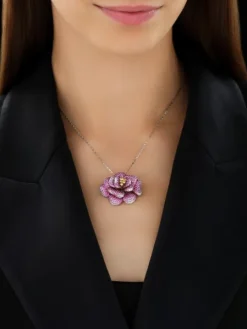 Broszka-zawieszka z białego, różowego i żółtego złota z brylantami i szafirami kolorowymi - kwiat - próba 750