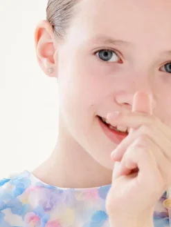 Kolczyki z białego złota z diamentami - kwiaty - 0,01 ct - próba 585