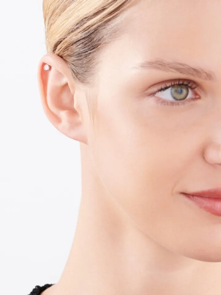 Kolczyki z białego złota z diamentami - 0,02 ct - próba 375