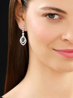 Kolczyki z białego złota z brylantami i szafirami - próba 750