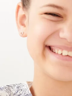 Kolczyki z białego złota z brylantami - serca - 0,01 ct - próba 585