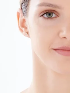 Kolczyki z różowego złota z diamentami - róże - 0,006 ct - próba 375