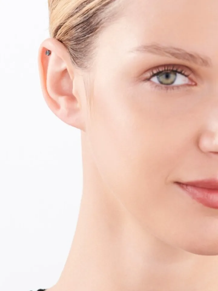 Kolczyki z żółtego i białego złota z czarnymi brylantami - 0,02 ct - próba 375