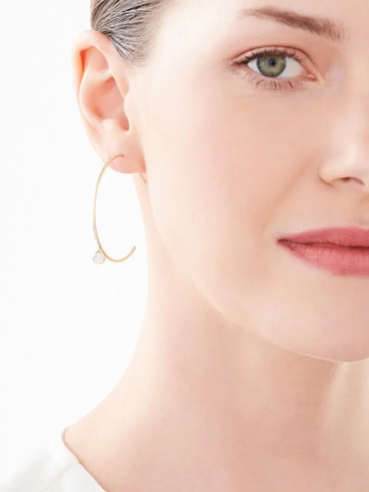 Kolczyki z żółtego i białego złota z brylantami - koła - 0,01 ct - próba 375