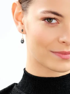 Kolczyki z żółtego złota z diamentami czarnymi i topazami London Blue - próba 585