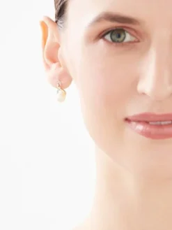 Kolczyki z żółtego złota z diamentami i perłami - próba 375