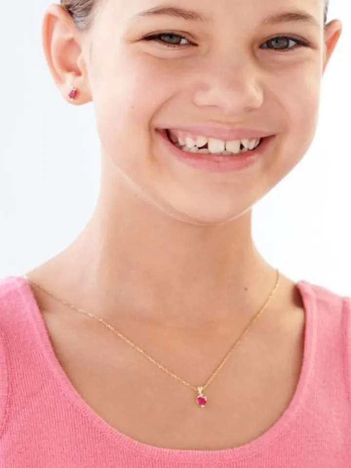 Kolczyki z żółtego złota z diamentami i rubinami syntetycznymi - serca - próba 375