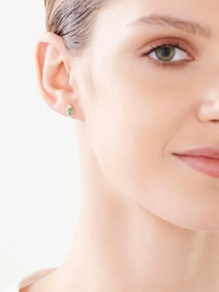 Kolczyki z żółtego złota z diamentami i szmaragdami - próba 585