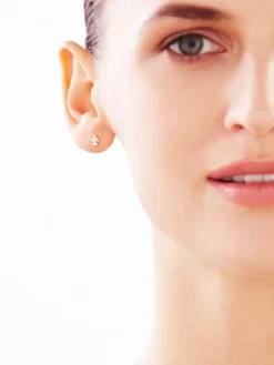 Kolczyki z żółtego złota z diamentami - aniołki - 0,004 ct - próba 375