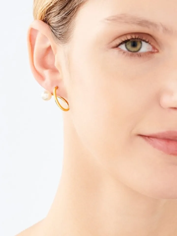 Kolczyki ze stali szlachetnej z perłami syntetycznymi