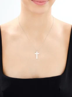 Naszyjnik srebrny - krzyż