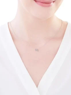 Naszyjnik srebrny - litera E, serce