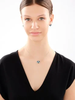 Naszyjnik srebrny z cyrkoniami i szlifowanym szkłem - kwiat