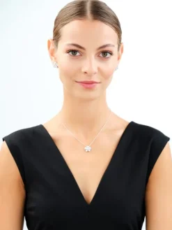 Naszyjnik srebrny z cyrkoniami - kwiat