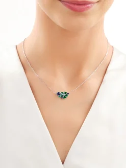 Naszyjnik srebrny z cyrkoniami, szlifowanym szkłem i emalią - kwiat