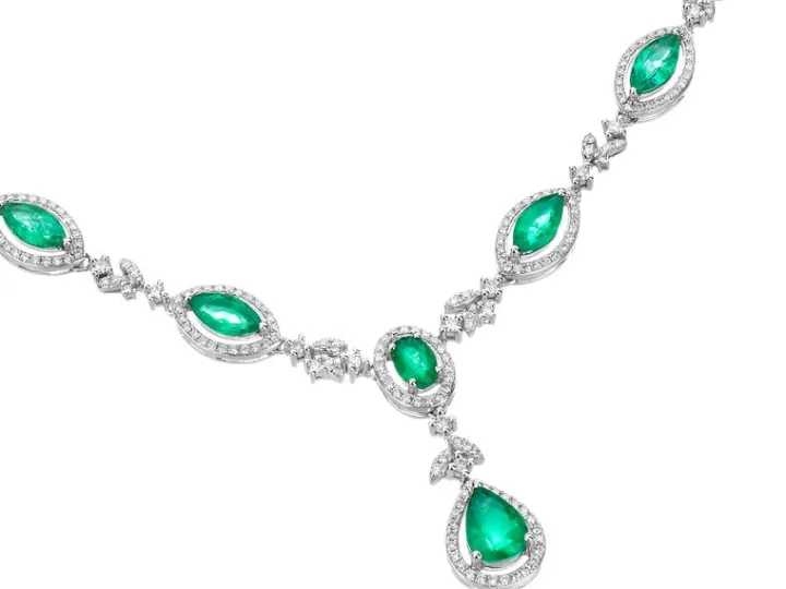 Naszyjnik z białego złota z brylantami i szmaragdami - próba 585