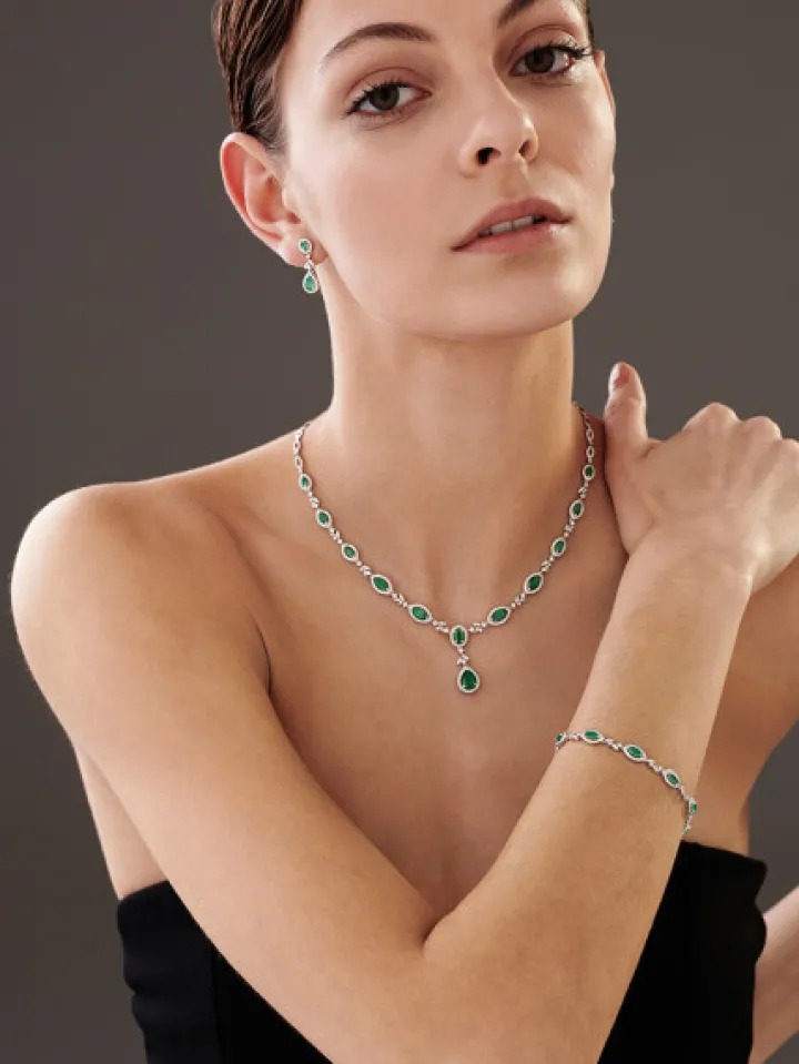 Naszyjnik z białego złota z brylantami i szmaragdami - próba 585