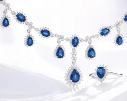 Naszyjnik z białego złota z brylantami i szafirami - próba 585