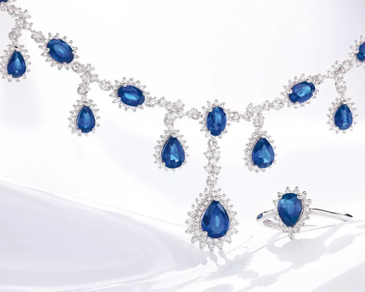 Naszyjnik z białego złota z brylantami i szafirami - próba 585
