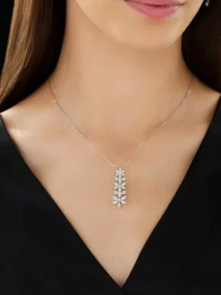 Naszyjnik z białego złota z diamentami - kwiaty - 1,93 ct - próba 750