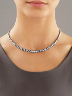 Naszyjnik z białego złota z brylantami i szafirami - próba 585