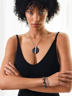 Naszyjnik z mosiądzu rodowany z agatem - koło