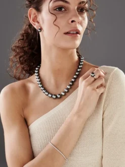 Naszyjnik z perłami Tahiti, brylantami i elementami białego złota - próba 750