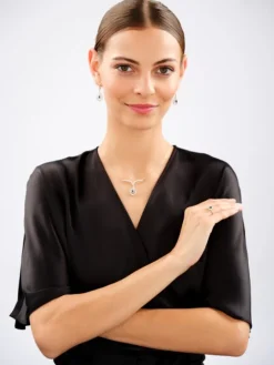 Naszyjnik z żółtego złota z diamentami i szafirem - próba 585