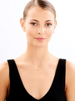 Naszyjnik z żółtego złota z diamentami - kwiat lotosu - 0,01 ct - próba 375