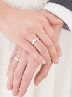 Obrączki Ślubne Apart.  Białe złoto rodowane. Wzór 150