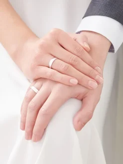 Obrączki Ślubne Apart.  Białe złoto rodowane. Wzór 138