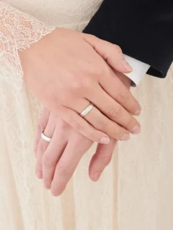 Obrączki Ślubne Apart.  Platyna. Wzór 4/506