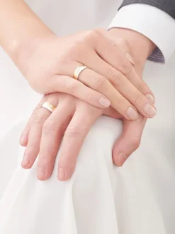 Obrączki Ślubne Apart.  Żółte i białe złoto rodowane. Wzór 4/466