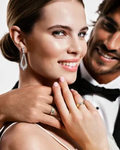 Obrączki Ślubne Apart.  Żółte i białe złoto rodowane. Wzór 4/744