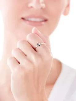 Pierścionek srebrny z cyrkoniami