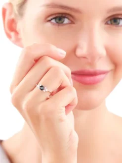 Pierścionek srebrny z cyrkoniami