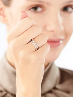 Pierścionek srebrny z cyrkoniami