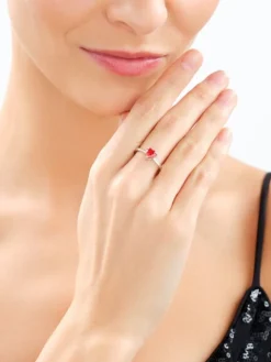 Pierścionek srebrny z cyrkonią - serce