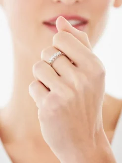 Pierścionek srebrny z cyrkoniami