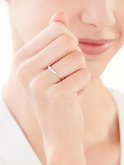 Pierścionek srebrny z cyrkoniami