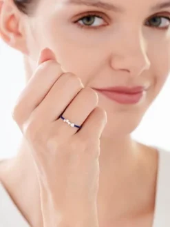 Pierścionek srebrny z cyrkoniami i emalią