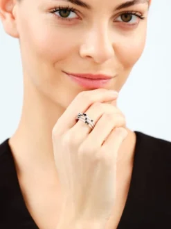 Pierścionek srebrny z cyrkoniami